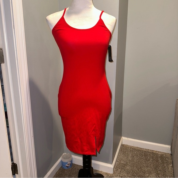 NWT Wild Fable Red Bodycon Dress with Small Slit - Size Medium - Picture 9 of 9